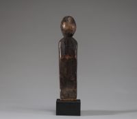 Afrique RDC - Statuette Lega en bois sculpté Congo RDC, 1ère moitié XXème, belle patine ancienne, sur socle.