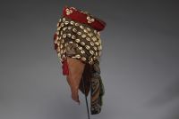 Afrique RDC - Exceptionnel masque Ngaady a mwaash Kuba en bois sculpté , cauris, tissu et raphia, 1ère moitié XXème.