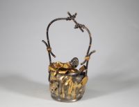 Petit pot ornemental en bronze, décor de souris – Asie de l’Est, fin XIXe / début XXe siècle Travail en bronze ciselé et partiellement doré – Japon 