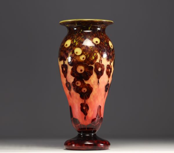 Le Verre Français - Acid-etched multi-layered glass vase with oak decor, signed.