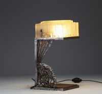 Muller Frères Lunéville - Lampe de bureau Art Déco cubique, pied en métal stylisé et martelé, verre cubique stylisé, signée.