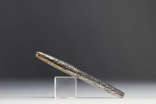 Parker penholder for Boucheron in silver, gold and moonstone, ‘bark’ motif.