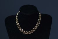 Necklace in 18k gold, large links, hallmarked by Schroeder jewellers for a total weight of 109g.