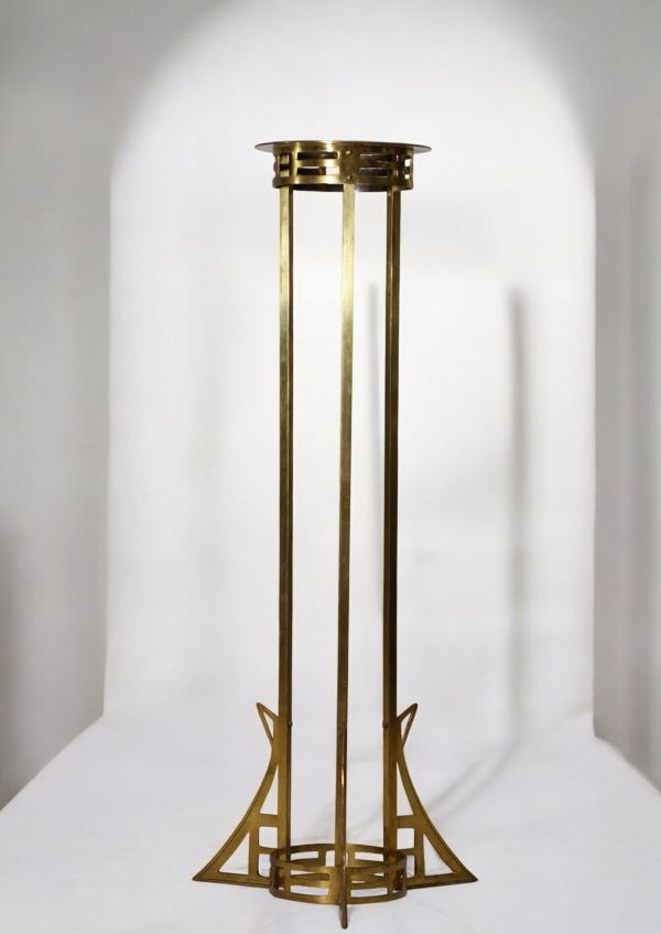 Gustave SERRURIER-BOVY (1858-1910) in the style of - Constructivist brass saddle, circa 1900.