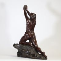 Claire-Jeanne-Robert COLINET (Bruxelles, 1880 – Paris, 1950) L'Invocation – Épreuve en bronze à patine brune, signée sur la terrasse