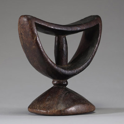 Afrique - Repose nuque Oromo en bois sculpté, Ethiopie, fin XIXème.