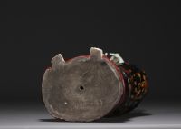 Chine - Guanying en porcelaine polychrome, bras mobiles.