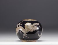 Japon - Ensemble de trois vases en émail cloisonné.