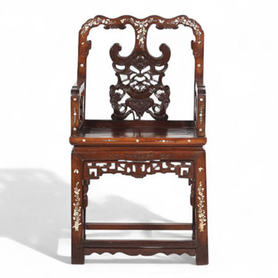 China - Vietnam - Armchair in exotic wood and mother-of-pearl inlay for the Peranakan Nyonya market, 19th century.
