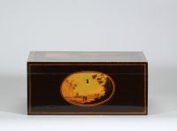 Magnifique coffret de voyage en bois de Spa, publié  dans le catalogue de l'exposition au Musée de la vie Wallonne (1967-1968).
