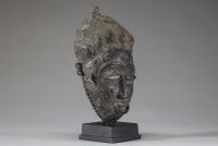 Afrique Côte d'Ivoire - Masque Baoulé en bois sculpté et bronze, 1ère moitié XXème.