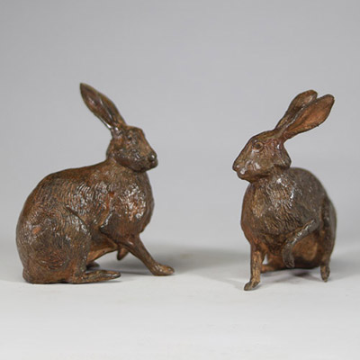 Pierre CHENET (né en 1922) – Couple de lièvres au guet, sculptures en bronze