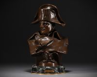 Renzo COLOMBO (1856-1885) Buste de Napoléon 1er en bronze à patine brune nuancée, 1885.