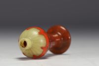 Petit vase Art Nouveau en verre multicouche dans le goût de Charder, non signé.