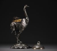 Autruche en argent et vermeil, imposante coupe couverte, milieux de table, fin XIXème.