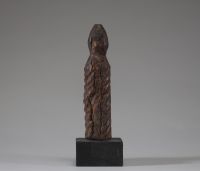 Afrique RDC - Statuette Lega en bois sculpté, Congo RDC, première moitié XXème, sur socle.