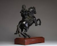 Guillaume de Groff (1676-1742) d'après - Statue équestre en bronze à patine brun foncé représentant Louis XIV, XIXème.