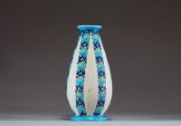 Charles CATTEAU (1880-1966) Kéramis - Vase Art Déco émaillé à décor de guirlandes de fleurs, vers 1930.