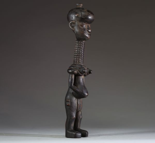Afrique RDC - Statuette Luluwa en bois sculpté, Congo RDC, 1ère moitié XXème.