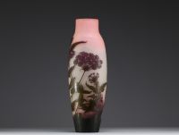 Émile GALLÉ (1846-1904) Acid-etched multi-layered glass vase decorated with umbels, signed.
