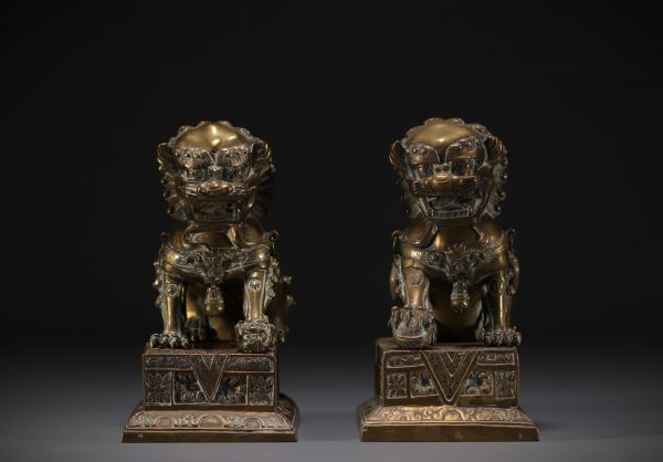 Chine - Paire de Lions de Fô en bronze.