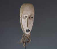 Afrique RDC - Paire de masques « lukwakongo » Lega en bois sculpté et raphia, Congo RDC.