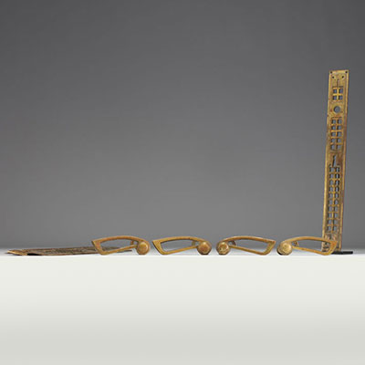 Léon SNEYERS (1877-1949) Two pairs of bronze door handles.