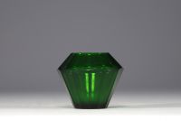 Josef HOFFMANN (1870-1956) Moser à Karlsbad - Elégant vase en cristal vert à facettes.
