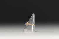 Ring in 14k gold set with two diamonds and a sapphire weighing 1.8gr.