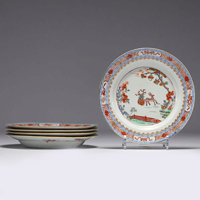 China - Set of five polychrome porcelain plates decorated with deer, 18th century.