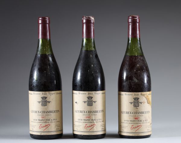 Lot de trois bouteilles de vin rouge Gevrey Chambertin 1987 de chez Louis Trappet, Bourgogne.