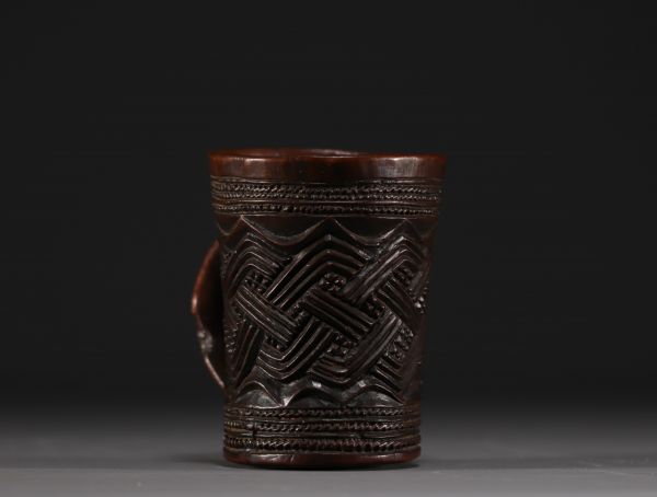 Choppe à vin de palme en bois sculpté Kuba, début XXe siècle.