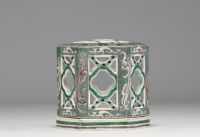 China - Perfume burner in green family porcelain with dragon decoration, 19th century.