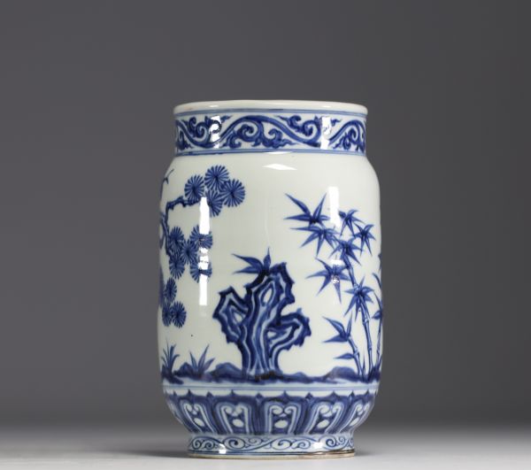 China - White and blue porcelain vase decorated with bamboos and pine trees