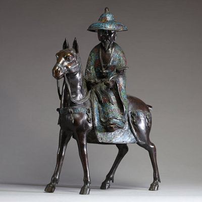 Chine - Toba sur sa mule en bronze et émaux cloisonnés.