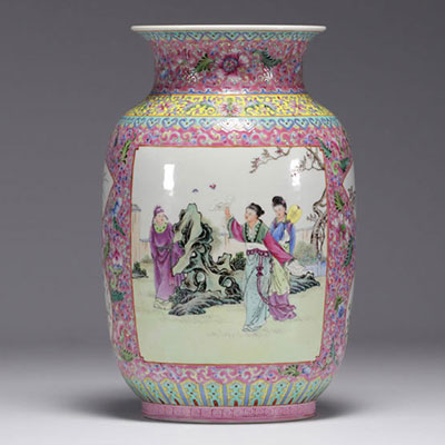 China - A Republic-period famille rose porcelain vase decorated with cartouche figures, flowers and insects (Apocryphal Qionlang mark)