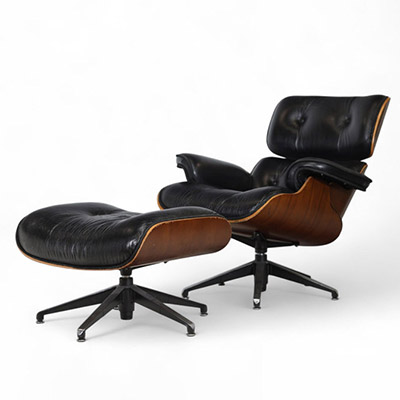 Lounge Chair & Ottoman dans le style de Charles Eames en cuir et bois sur pied en fonte d'aluminium.