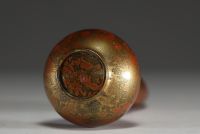 Japan - Bronze vase, Murashido technique with red and gold patina, Taishō period, 20th century, mark under the piece.