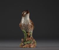Meissen - Oiseau en porcelaine, marque aux épées sous la pièce.