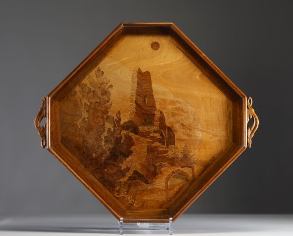 Émile GALLÉ (1846-1904) Octagonal tray in wood marquetry, inlaid signature, circa 1900.
