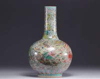 Vase en porcelaine de la famille rose 