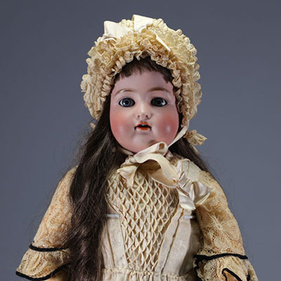 SIMON et HALBIG -Poupée tête porcelaine n° 72, bouche ouverte.