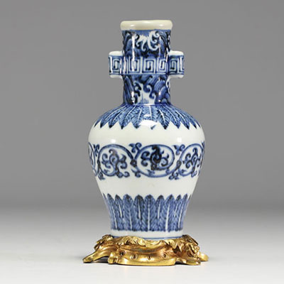China - White-blue porcelain vase mounted in bronze, Wanli mark, Ming dynasty.