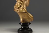Buste de Jeune fille en bronze à patine dorée, édité par la 