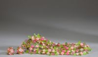 Christian DIOR - Parure florale perlée, comprenant une paire de boucles d'oreilles et le collier assorti, estampillée et datée de 1967.