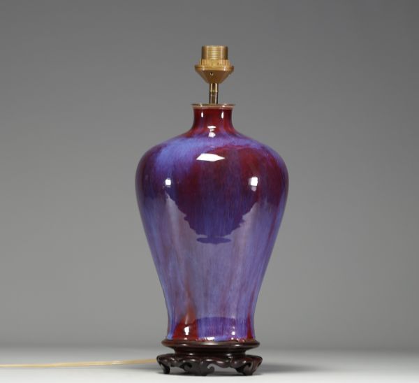 Chine - Vase flamé en porcelaine rouge violet, époque XIXème.