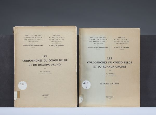 Annales du musée de Tervueren , deux volumes – Les cordophones du Congo Belge et  du Ruanda-Urundi