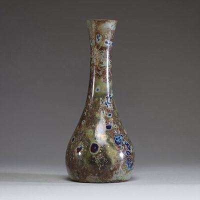 Vase en verre irisé, non signé.