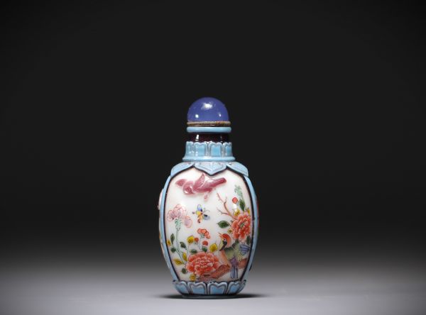 Chine - Tabatière en verre multicouche décor peint et émaillé - Qianlong