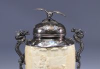 Exceptionnel vase Japonais en ivoire avec une monture en argent et émail d'époque Meiji (明治時代 -1868 - 1912)